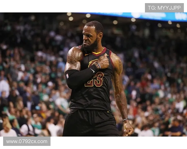 詹姆斯:从篮球巨星到文化偶像的传奇之路与影响力探讨